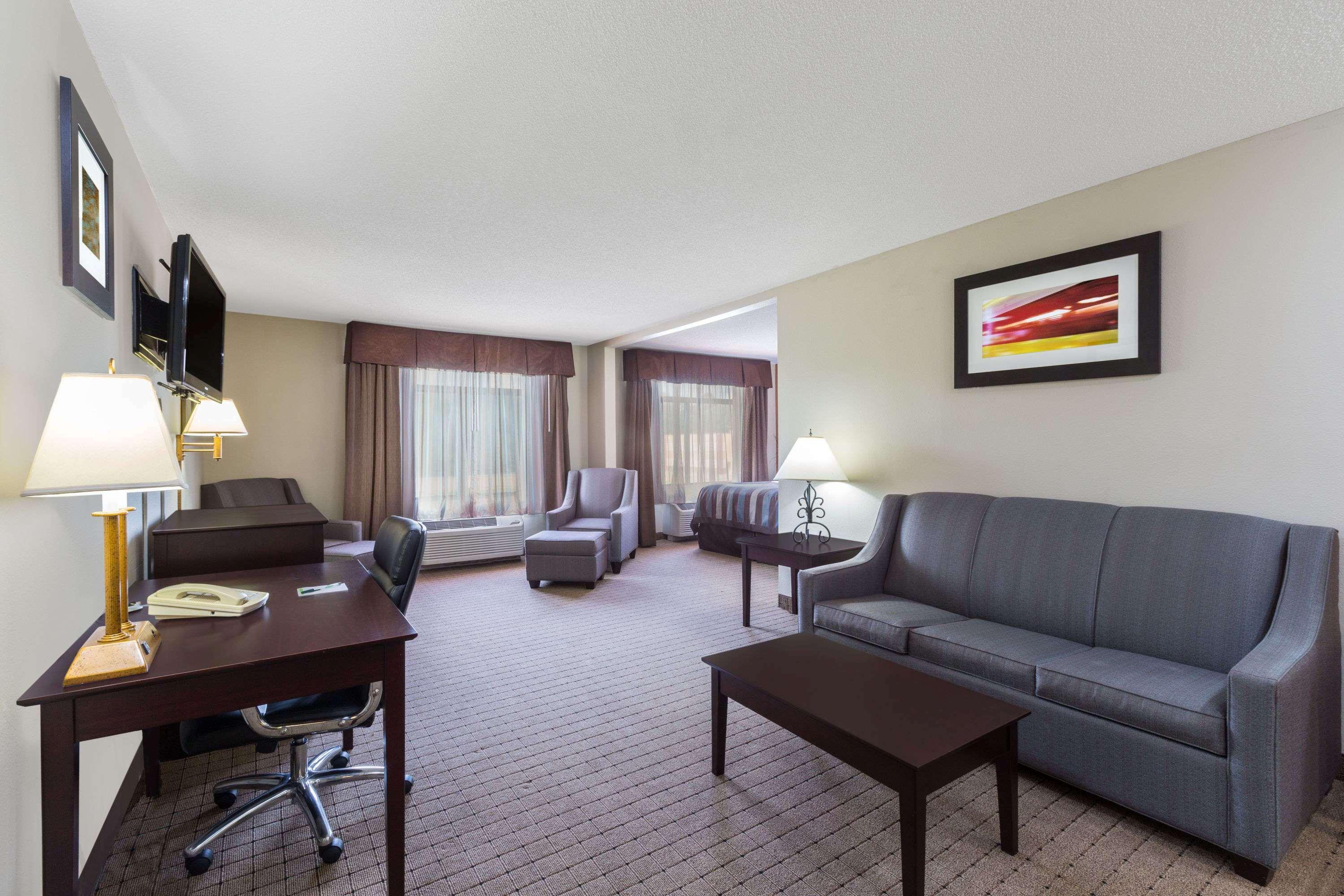 Wingate By Wyndham West Monroe Hotel Exterior photo