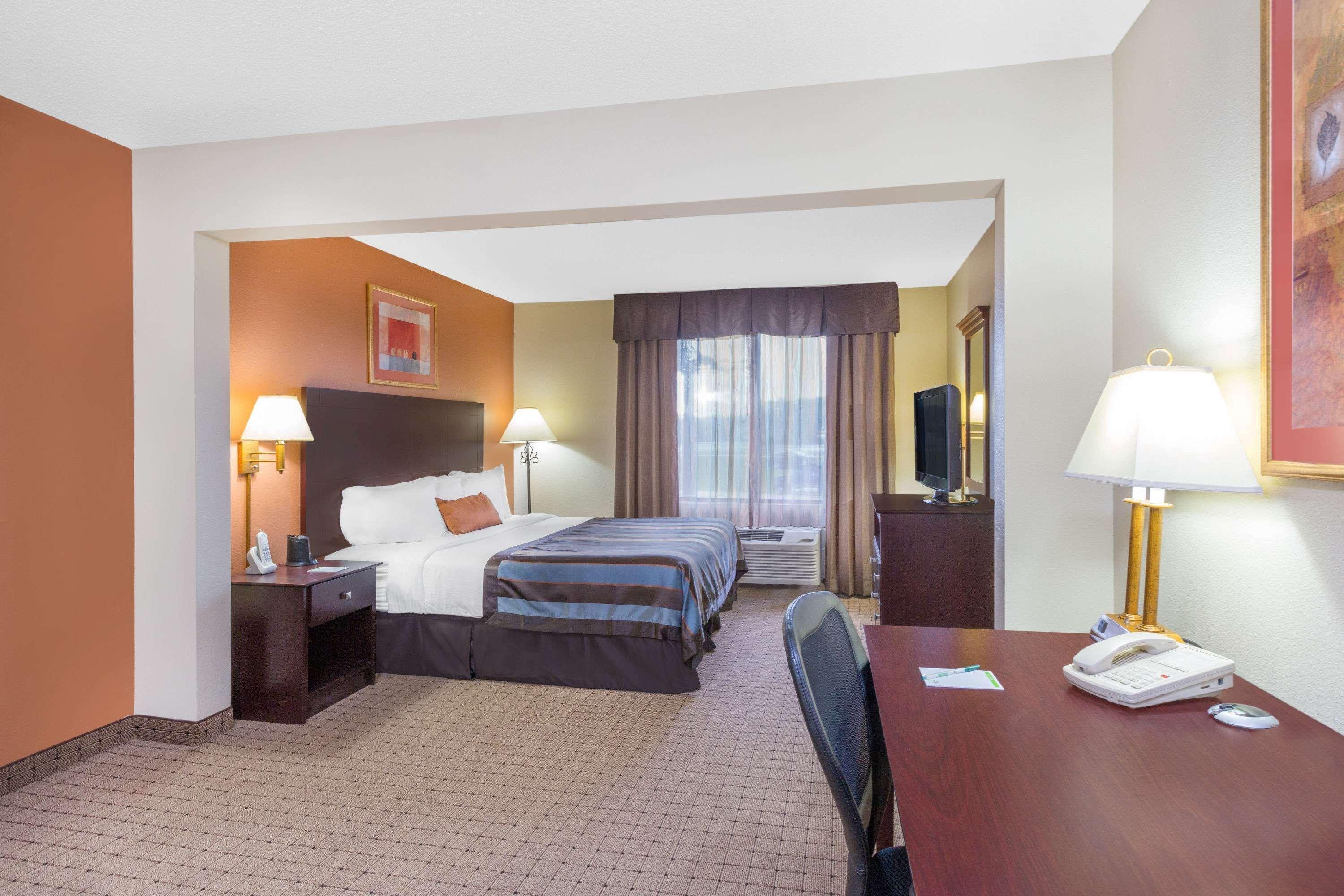 Wingate By Wyndham West Monroe Hotel Exterior photo